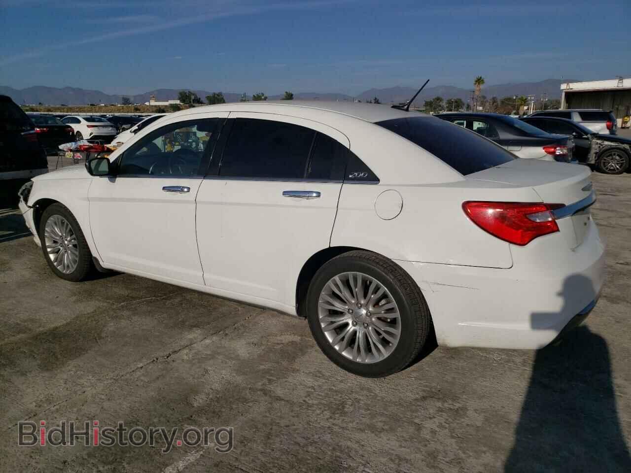 2013 CHRYSLER 200 - VIN: 1C3CCBCG9DN550304 - Фото 2