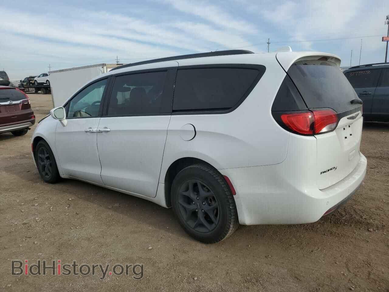 2019 CHRYSLER PACIFICA - VIN: 2C4RC1BG0KR615770 - Фото 2