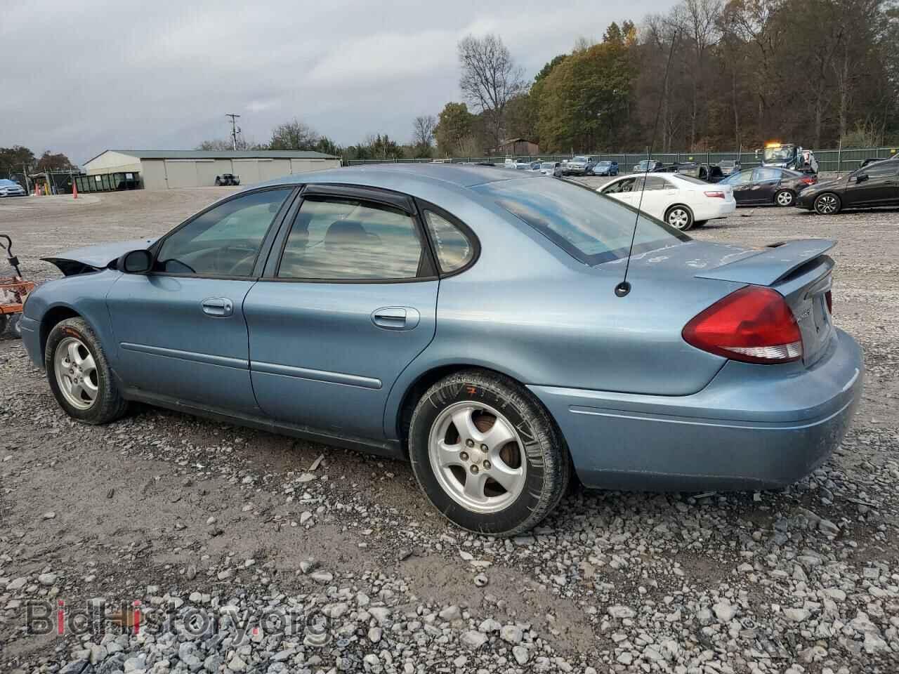 2005 FORD TAURUS - VIN: 1FAFP53285A267717 - Фото 2
