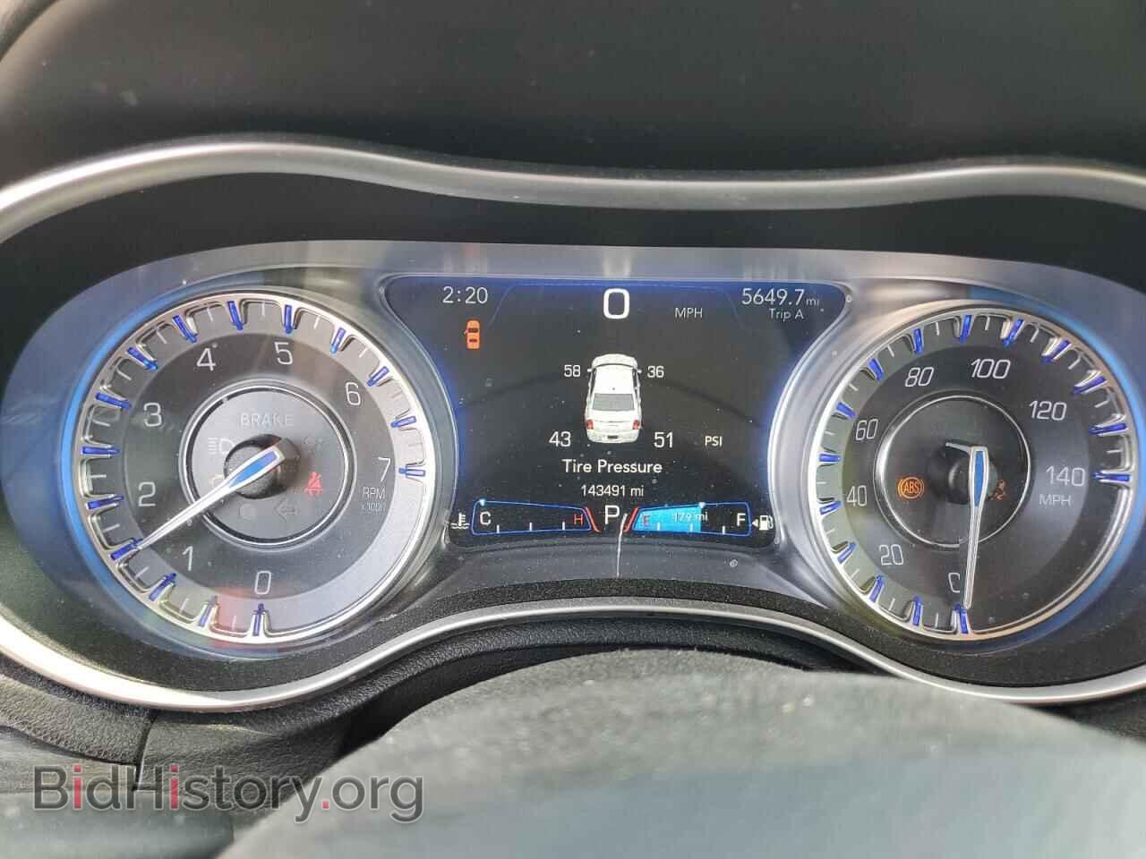 2017 CHRYSLER 300 - VIN: 2C3CCAAGXHH662248 - Фото 9