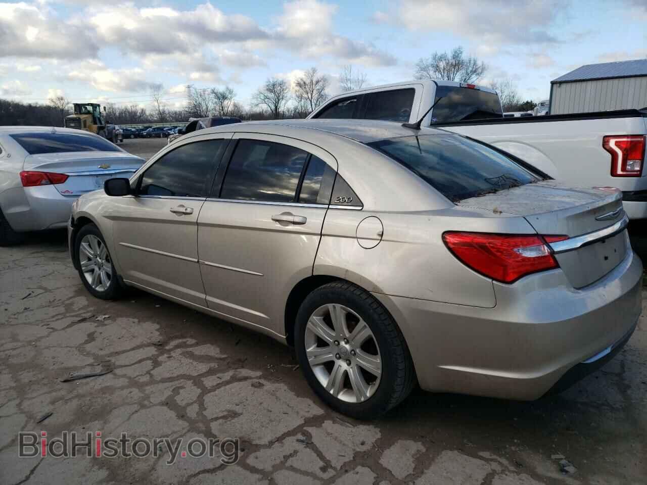 2013 CHRYSLER 200 - VIN: 1C3CCBBB7DN714123 - Фото 2