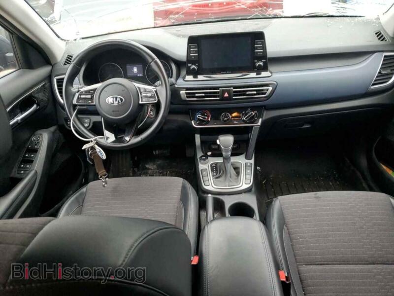 2021 Kia SELTOS (VIN KNDEUCAA3M7043473) — фото 8 из 12