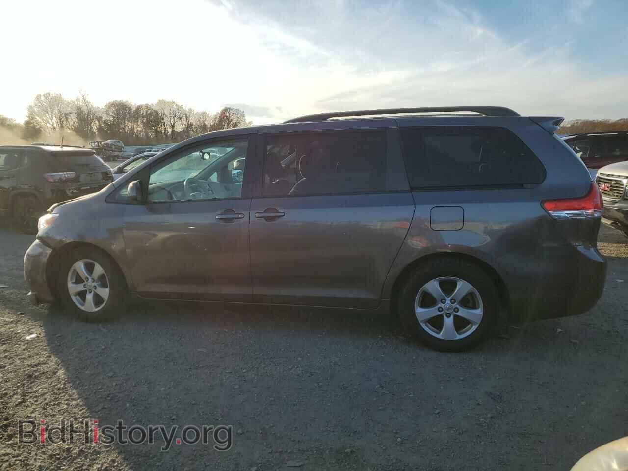 2011 TOYOTA All Models - VIN: 5TDKK3DC8BS068152 - Фото 2