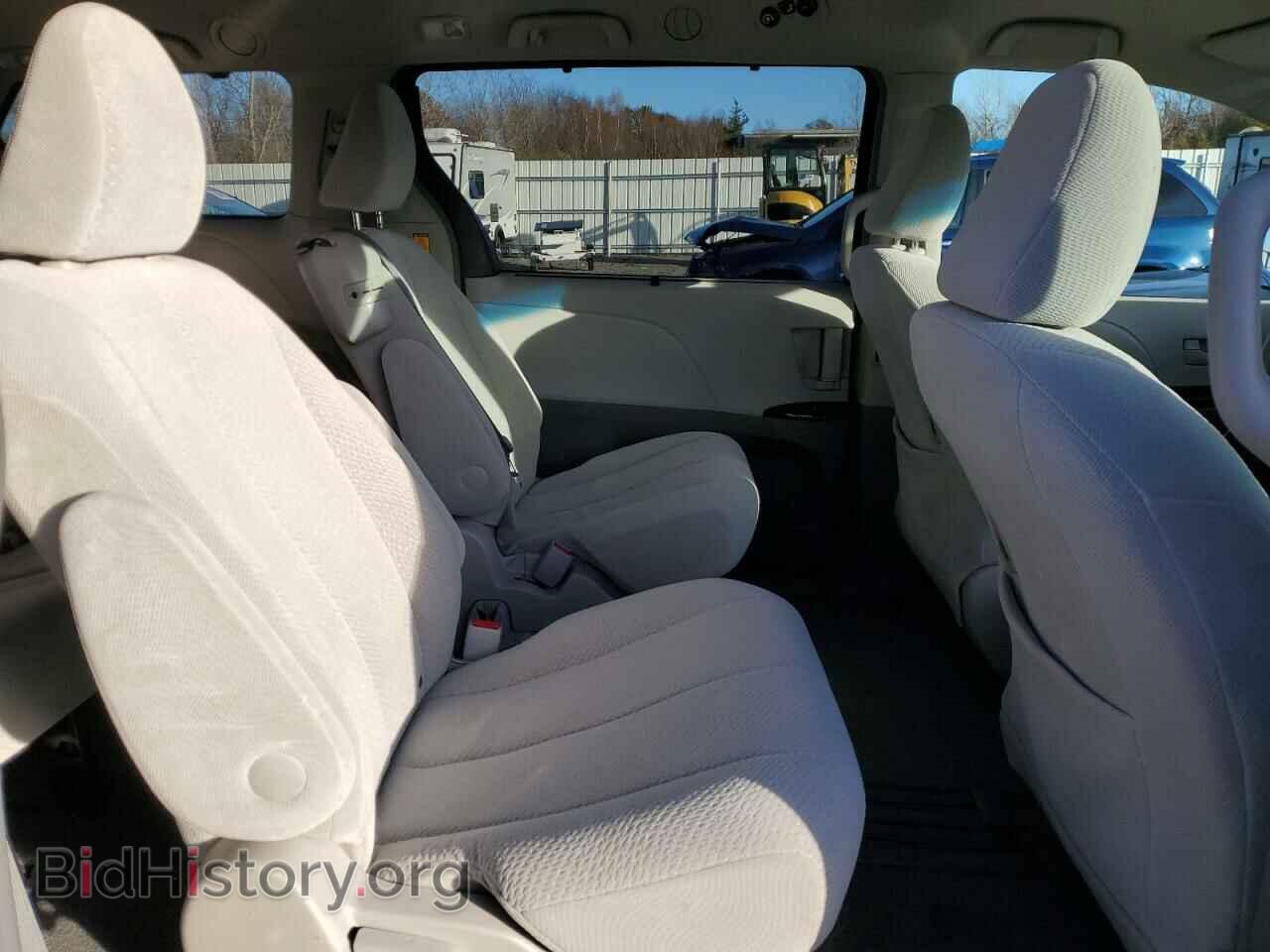 2011 TOYOTA All Models - VIN: 5TDKK3DC8BS068152 - Фото 11
