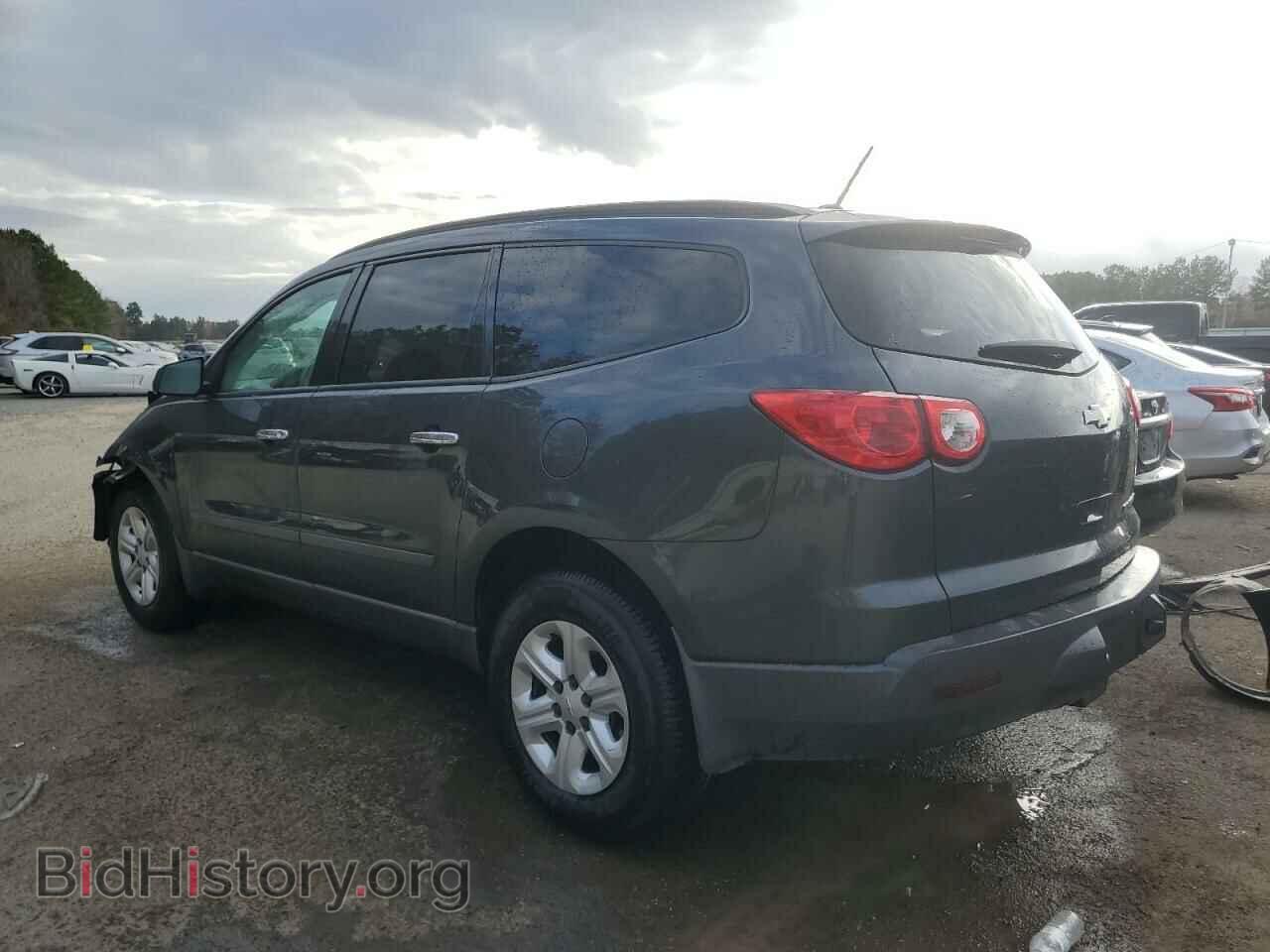 2011 CHEVROLET TRAVERSE - VIN: 1GNKRFED0BJ110614 - Фото 2