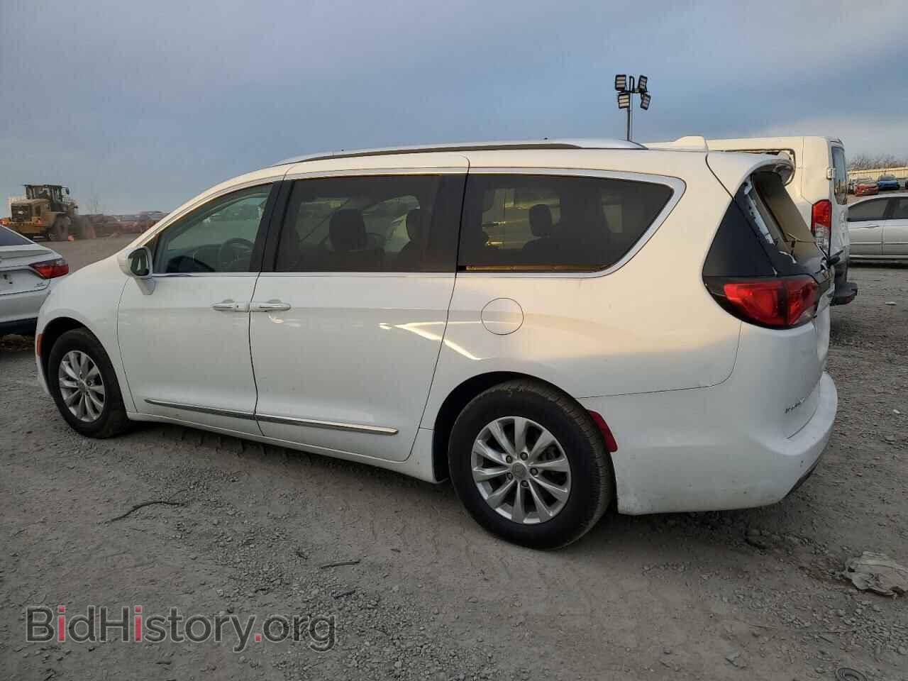 2019 CHRYSLER PACIFICA - VIN: 2C4RC1BG3KR651405 - Фото 2