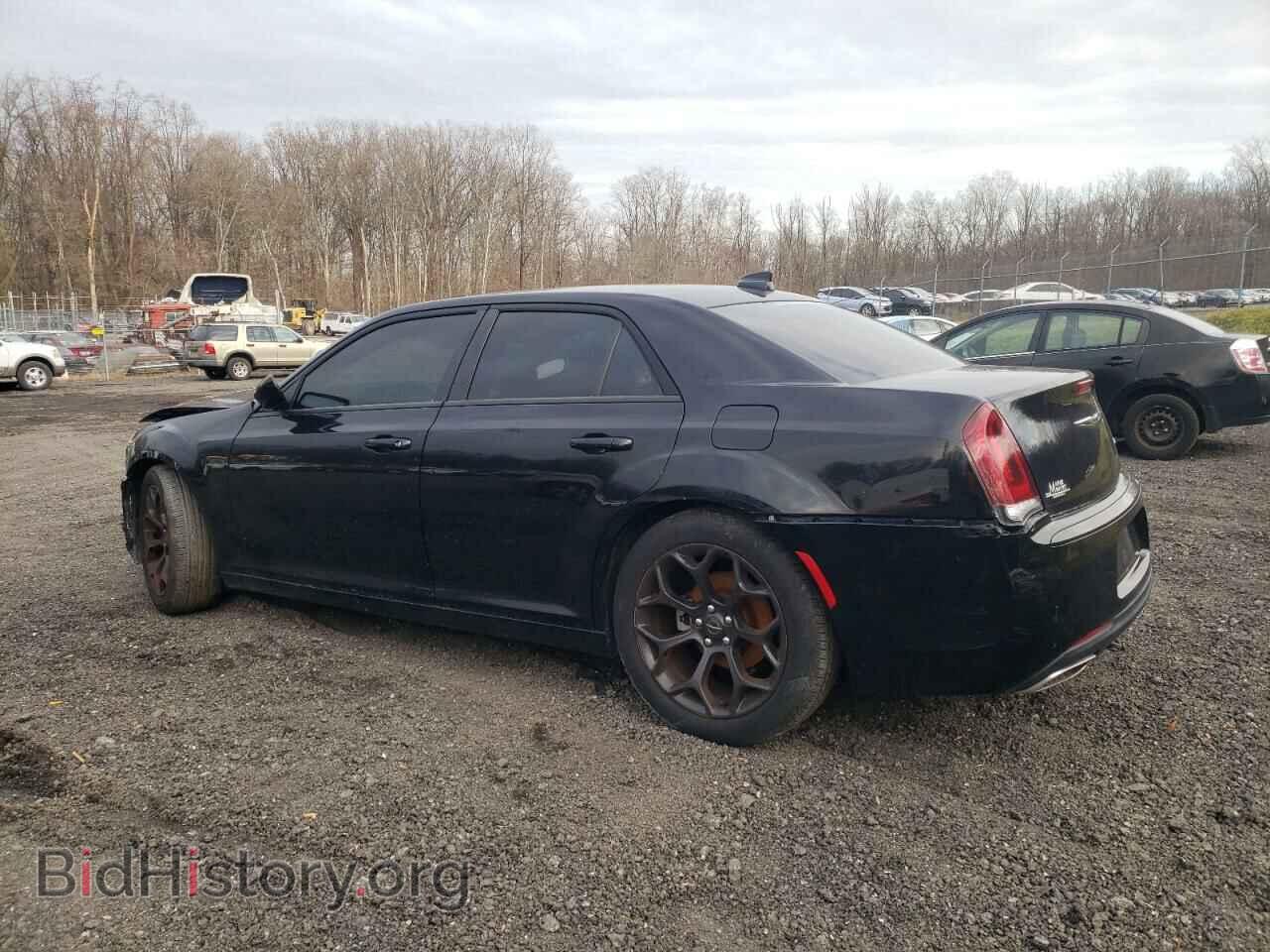 2019 CHRYSLER 300 - VIN: 2C3CCABG5KH654046 - Фото 2