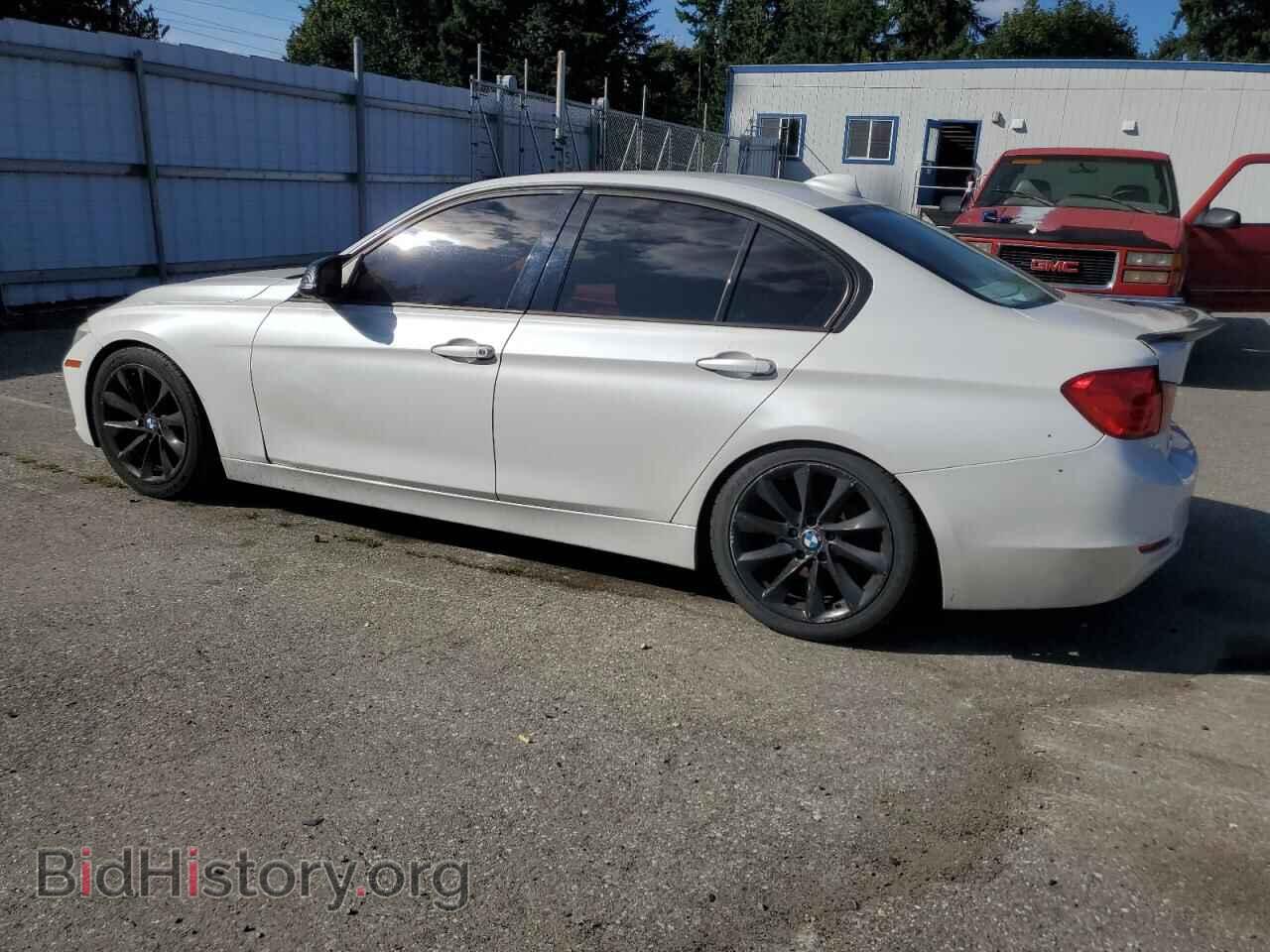 2013 BMW 3 SERIES - VIN: WBA3A5C52DF356786 - Фото 2