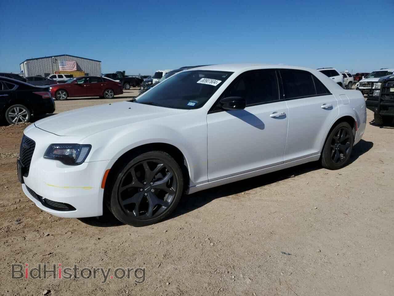 Фотография 2C3CCAAG3PH580960 - CHRYSLER 300 2023
