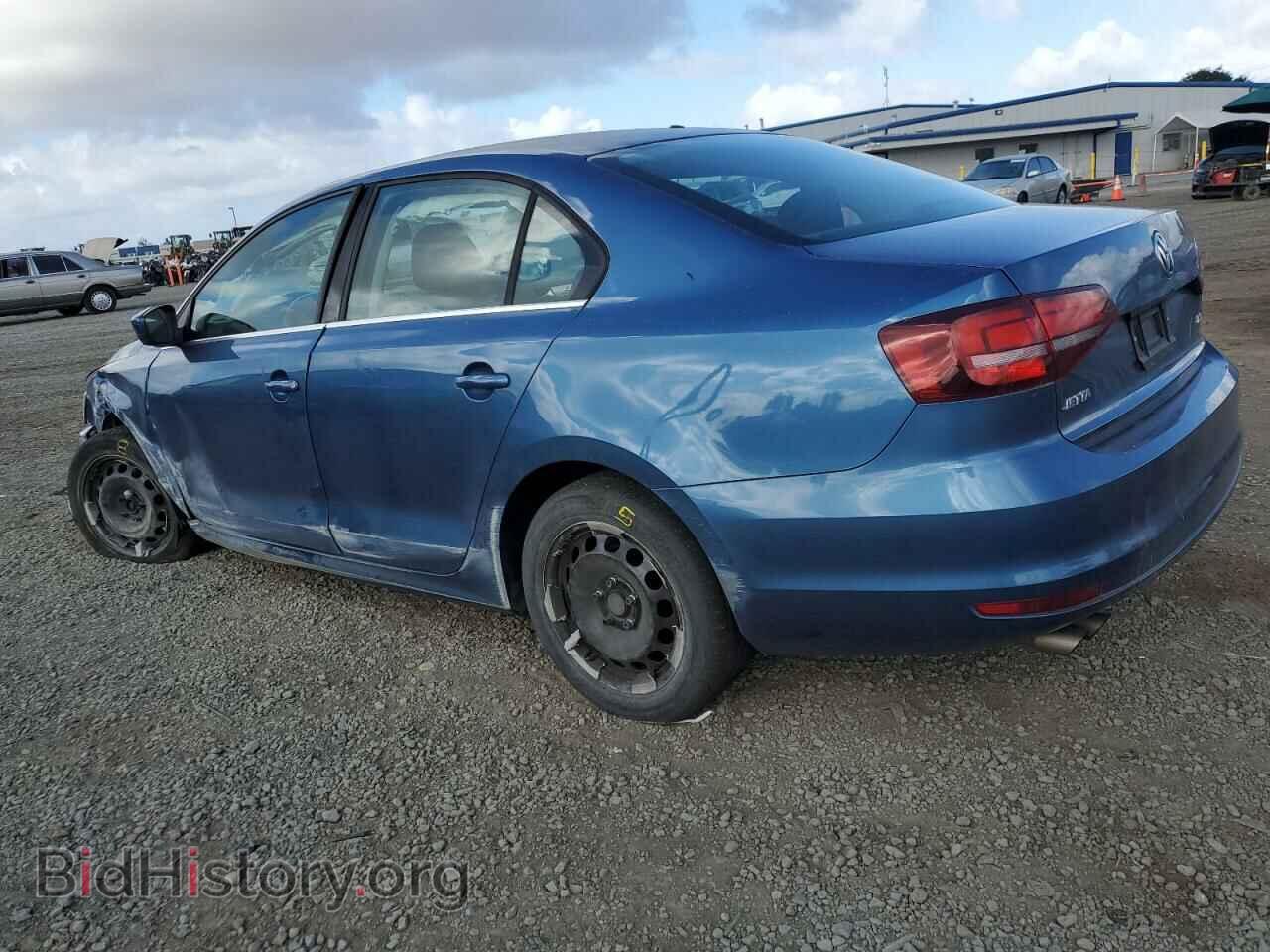 2017 VOLKSWAGEN JETTA - VIN: 3VW2B7AJ2HM386994 - Фото 2
