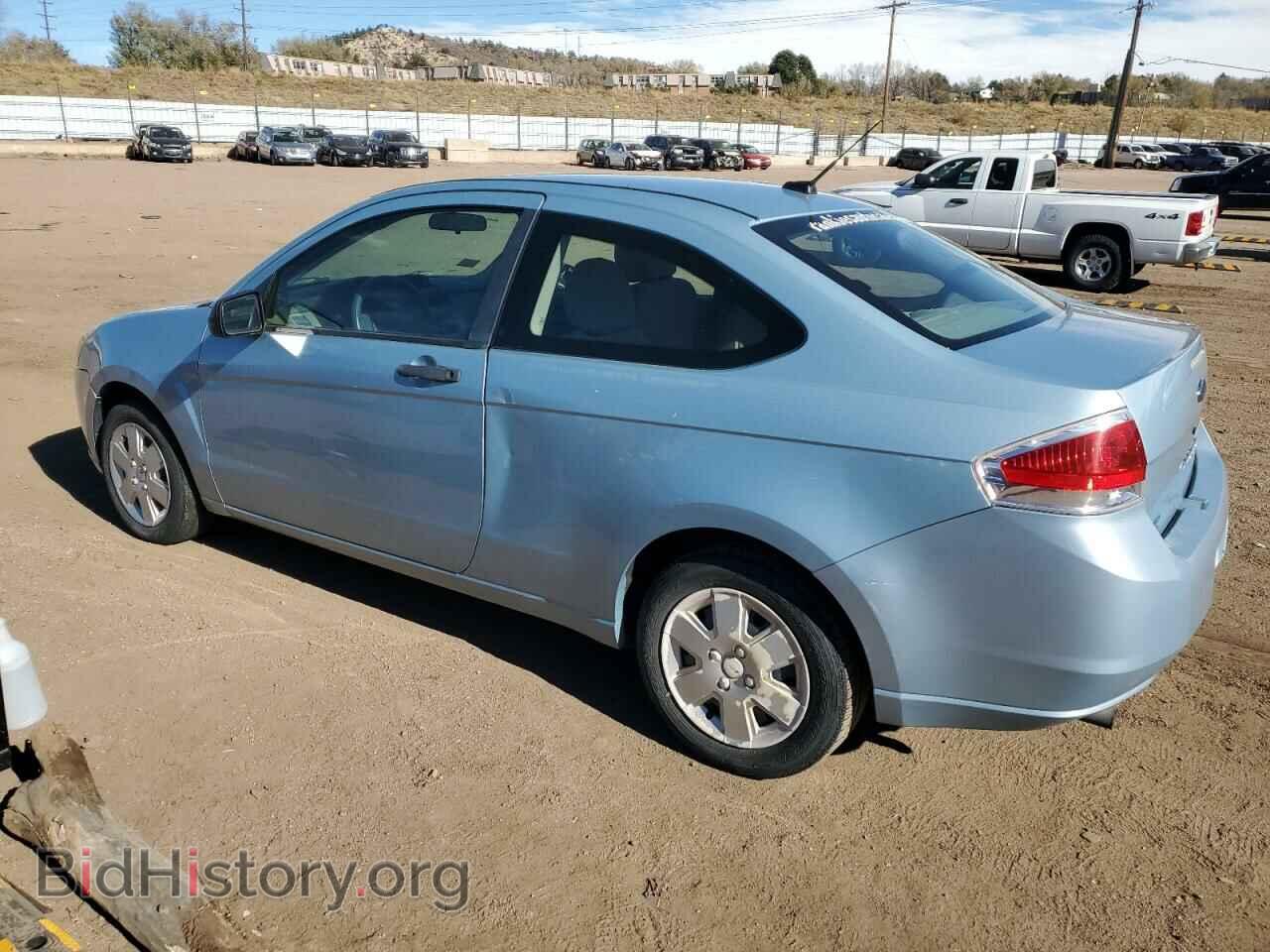 2008 FORD FOCUS - VIN: 1FAHP32N68W180608 - Фото 2