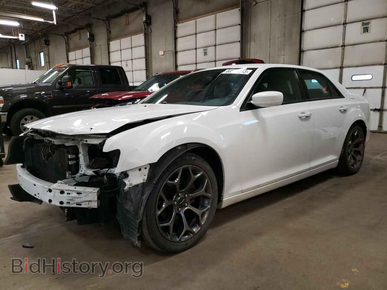 Фотография 2C3CCABG4GH224726 - CHRYSLER 300 2016