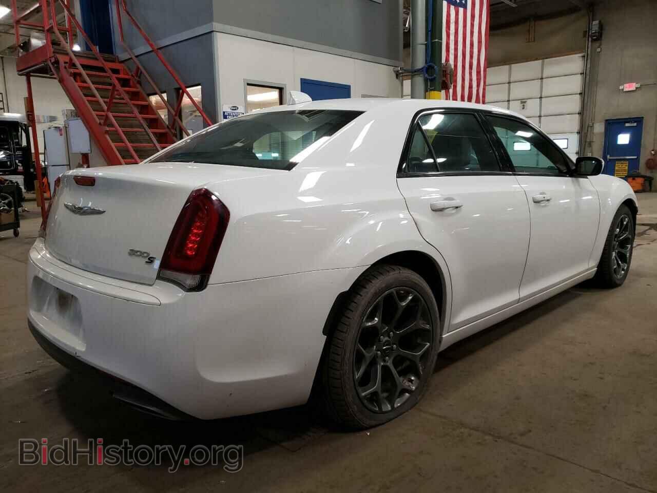 2016 CHRYSLER 300 - VIN: 2C3CCABG4GH224726 - Фото 3