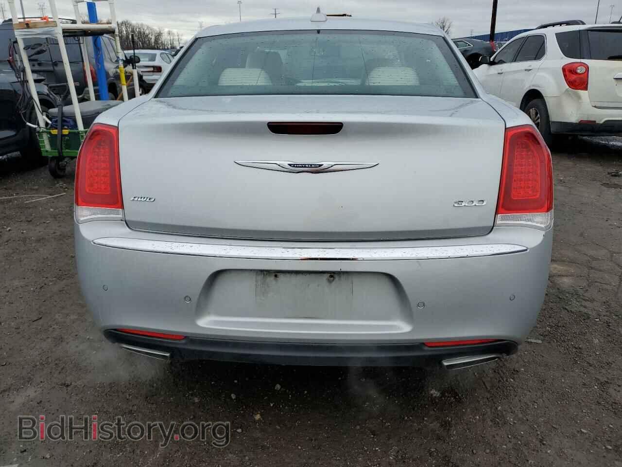 2019 CHRYSLER 300 - VIN: 2C3CCAKG1KH579670 - Фото 6