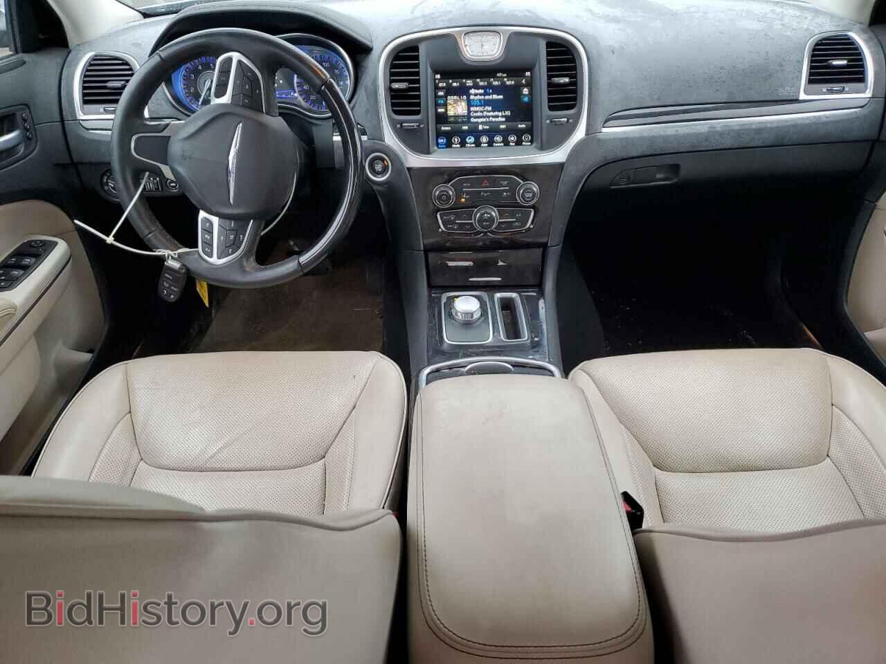 2019 CHRYSLER 300 - VIN: 2C3CCAKG1KH579670 - Фото 8