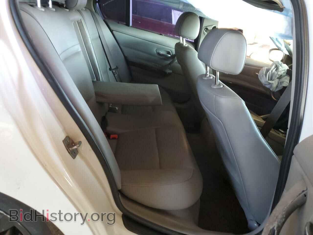 2011 BMW 3 SERIES - VIN: WBAPH7C52BE673804 - Фото 10