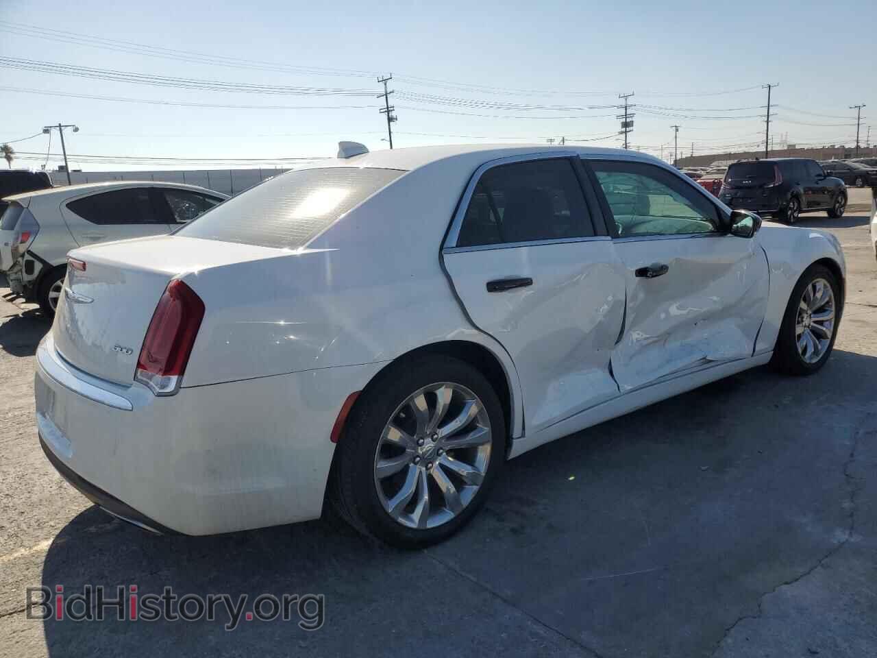 2018 CHRYSLER 300 - VIN: 2C3CCAEGXJH140980 - Фото 3