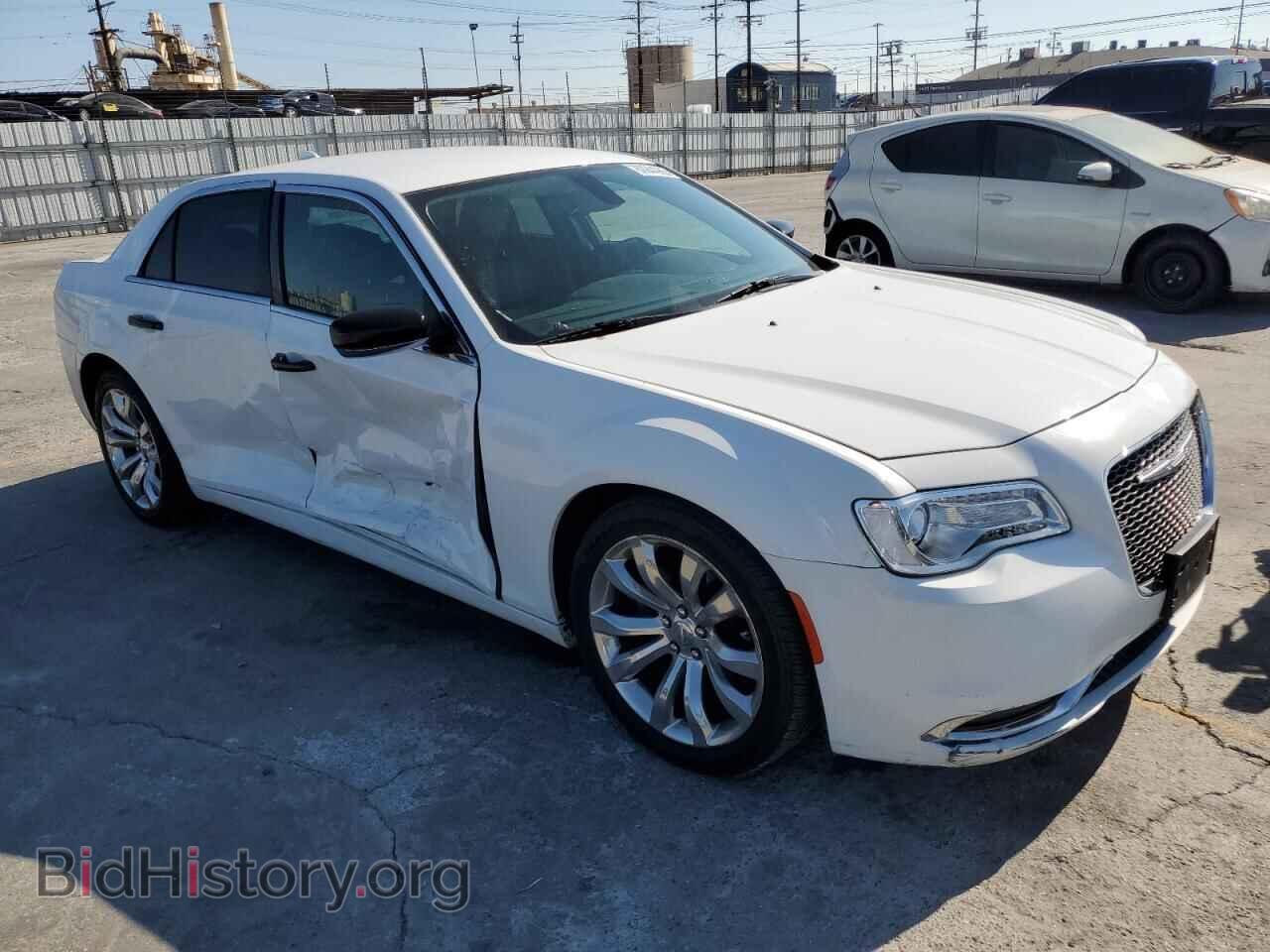 2018 CHRYSLER 300 - VIN: 2C3CCAEGXJH140980 - Фото 4