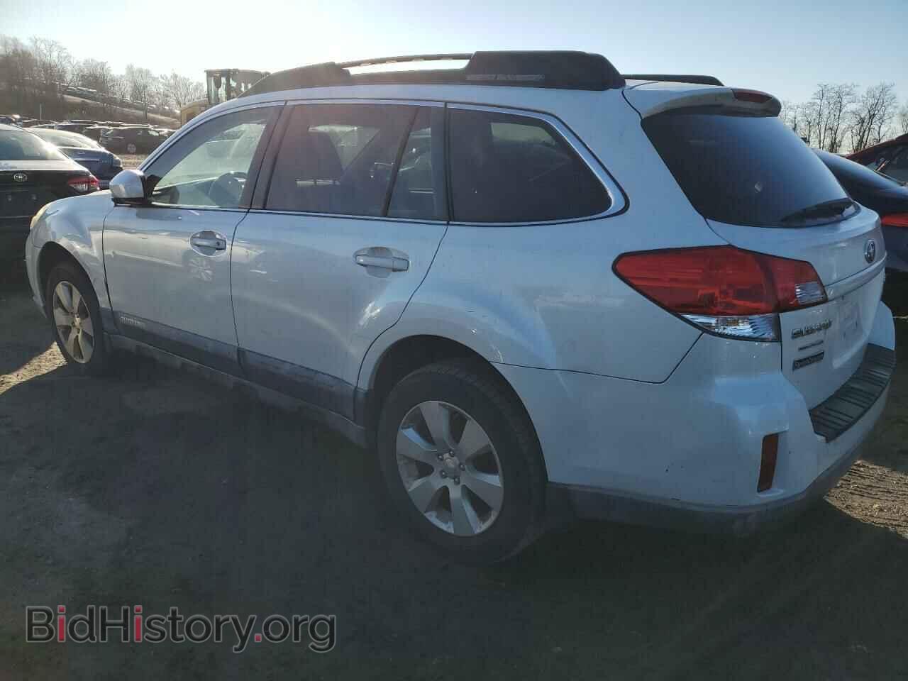 2011 SUBARU OUTBACK - VIN: 4S4BRBCC7B3357690 - Фото 2