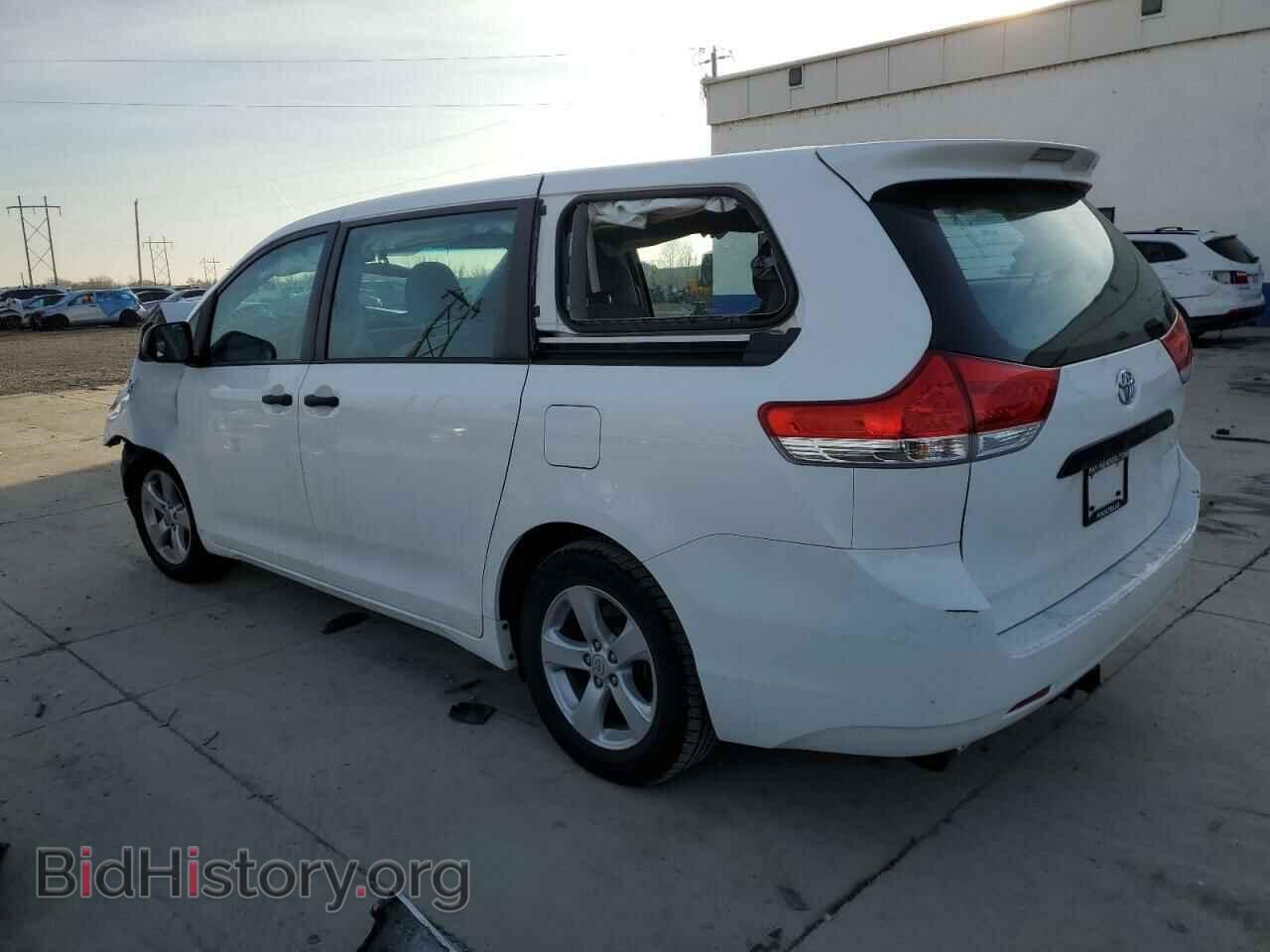 2011 TOYOTA All Models - VIN: 5TDZK3DC4BS099431 - Фото 2
