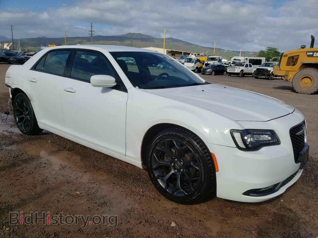 2019 CHRYSLER 300 - VIN: 2C3CCABG9KH562955 - Фото 4