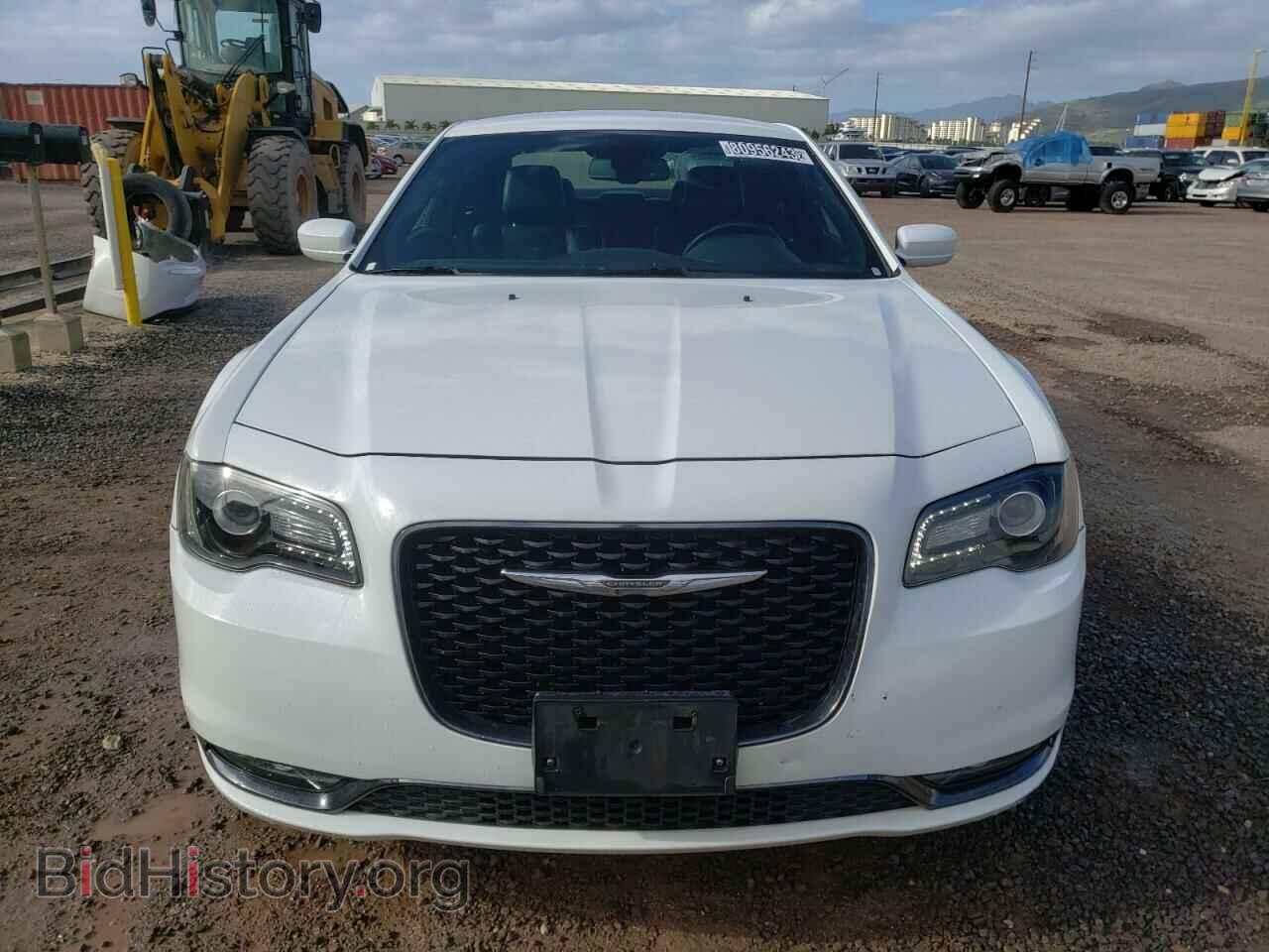 2019 CHRYSLER 300 - VIN: 2C3CCABG9KH562955 - Фото 5