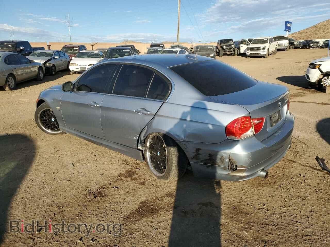 2011 BMW 3 SERIES - VIN: WBAPL5C52BA742212 - Фото 2