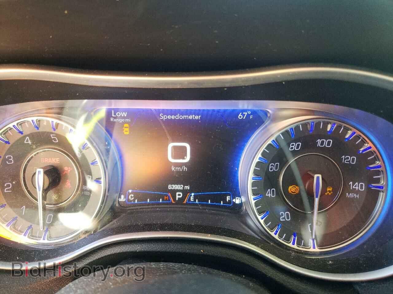 2016 CHRYSLER 300 - VIN: 2C3CCAAG0GH206676 - Фото 9