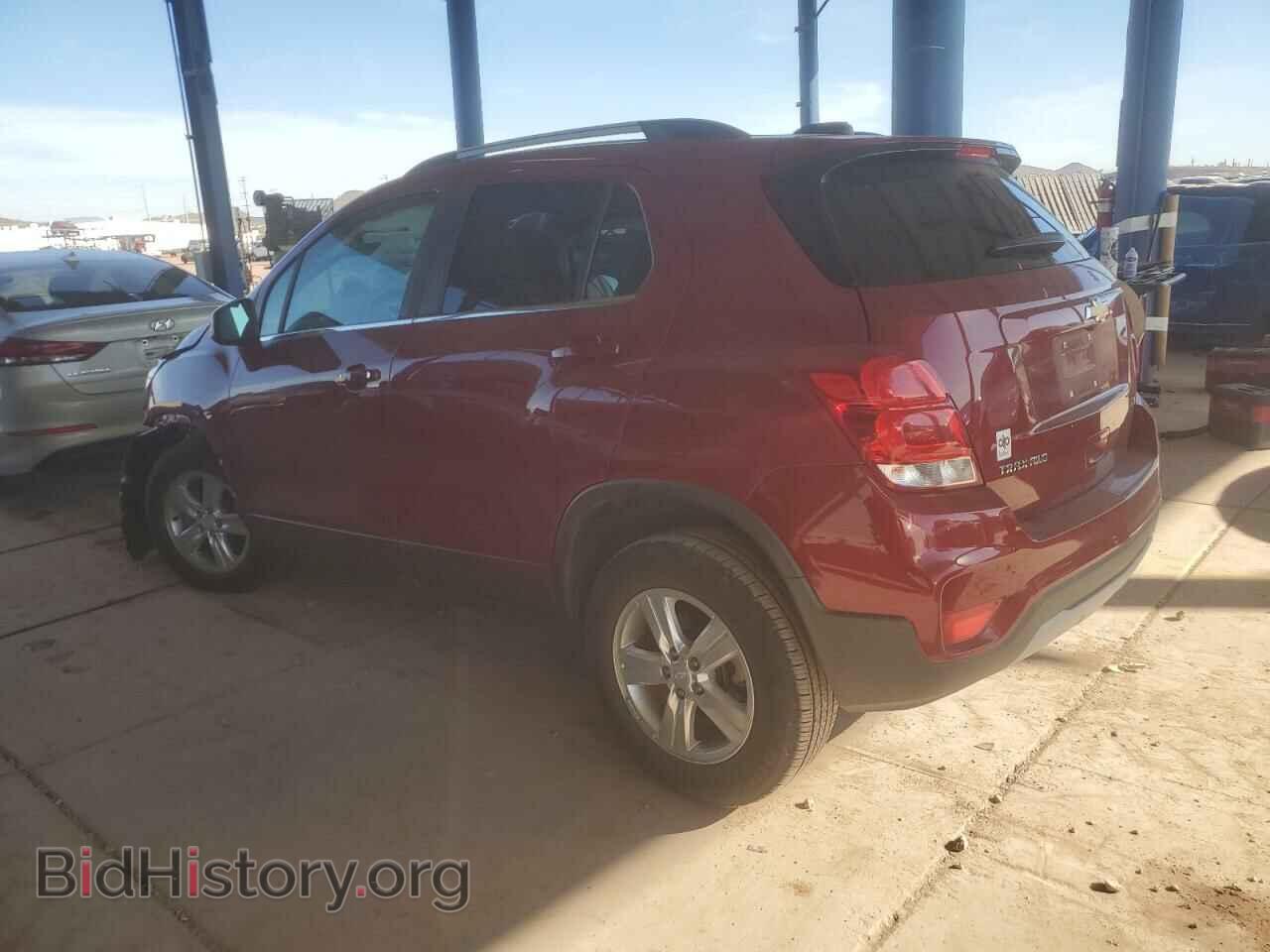 2019 CHEVROLET TRAX - VIN: 3GNCJPSB6KL256335 - Фото 2