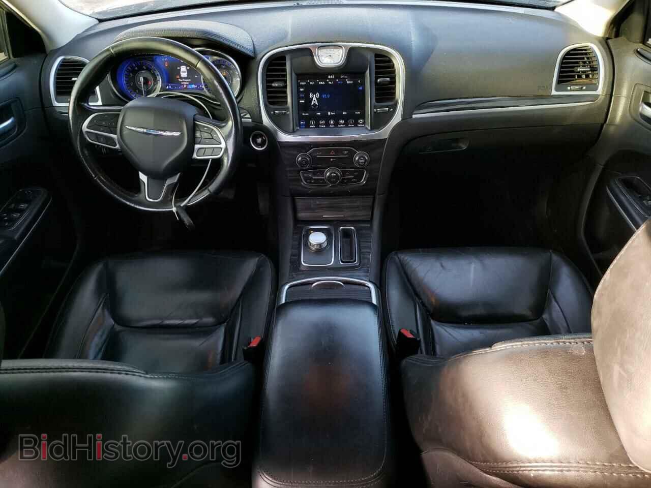 2019 CHRYSLER 300 - VIN: 2C3CCAAG9KH548118 - Фото 8