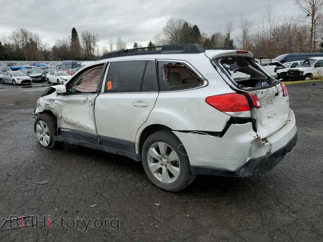 2011 SUBARU OUTBACK - VIN: 4S4BRCCC6B3390251 - Фото 2