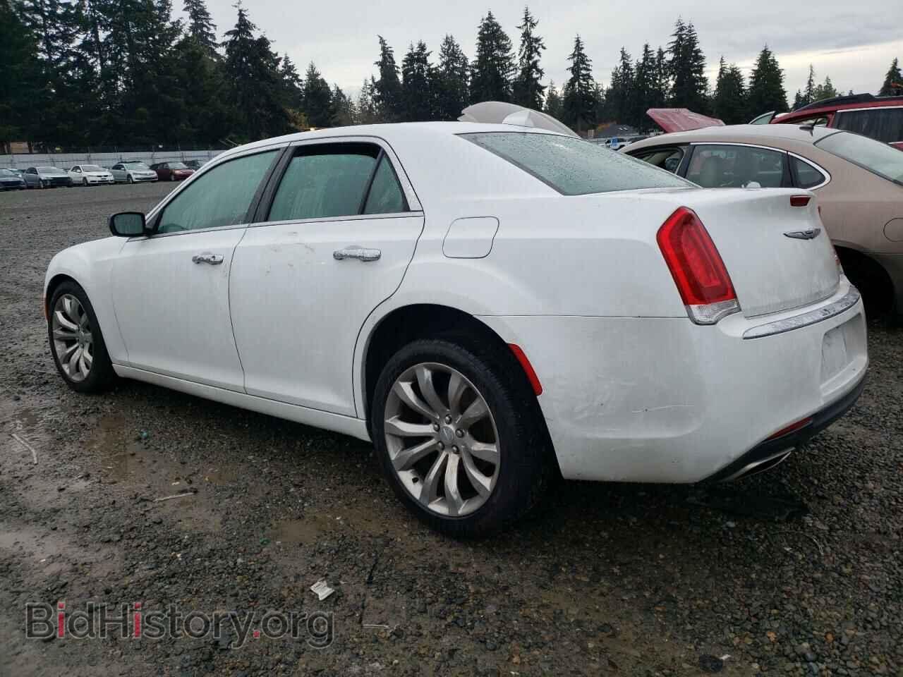 2019 CHRYSLER 300 - VIN: 2C3CCAEG2KH693611 - Фото 2