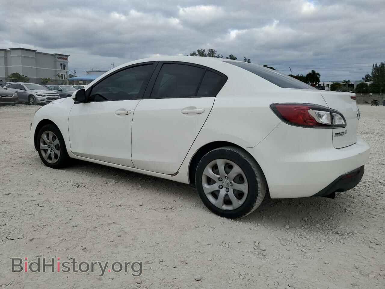 2011 MAZDA 3 - VIN: JM1BL1UF0B1374450 - Фото 2