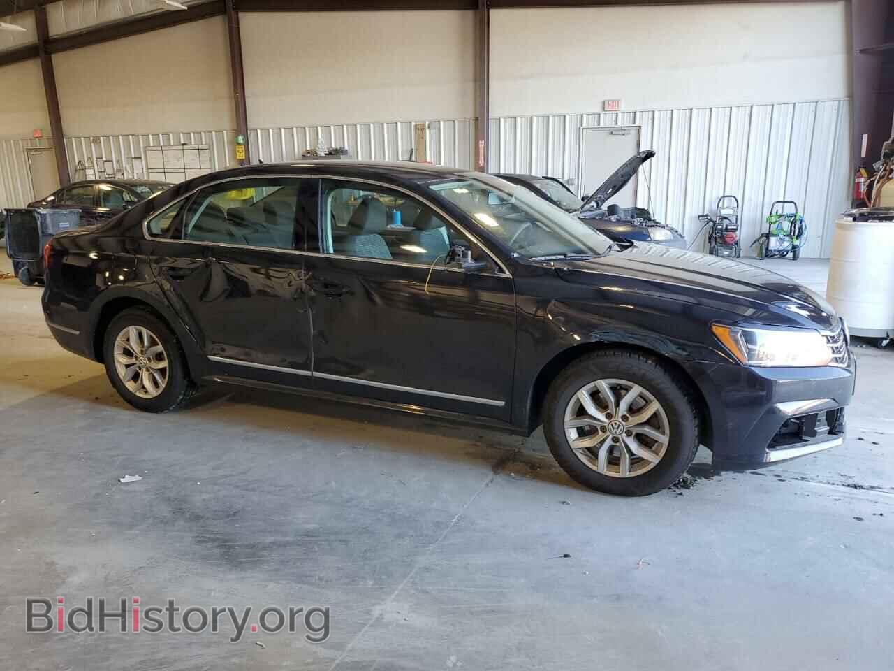 2017 VOLKSWAGEN PASSAT - VIN: 1VWAT7A33HC007335 - Фото 4