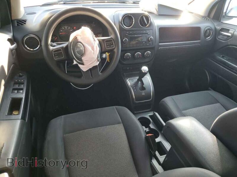2012 Jeep COMPASS (VIN 1C4NJCBA4CD565648) — photo 8 of 13