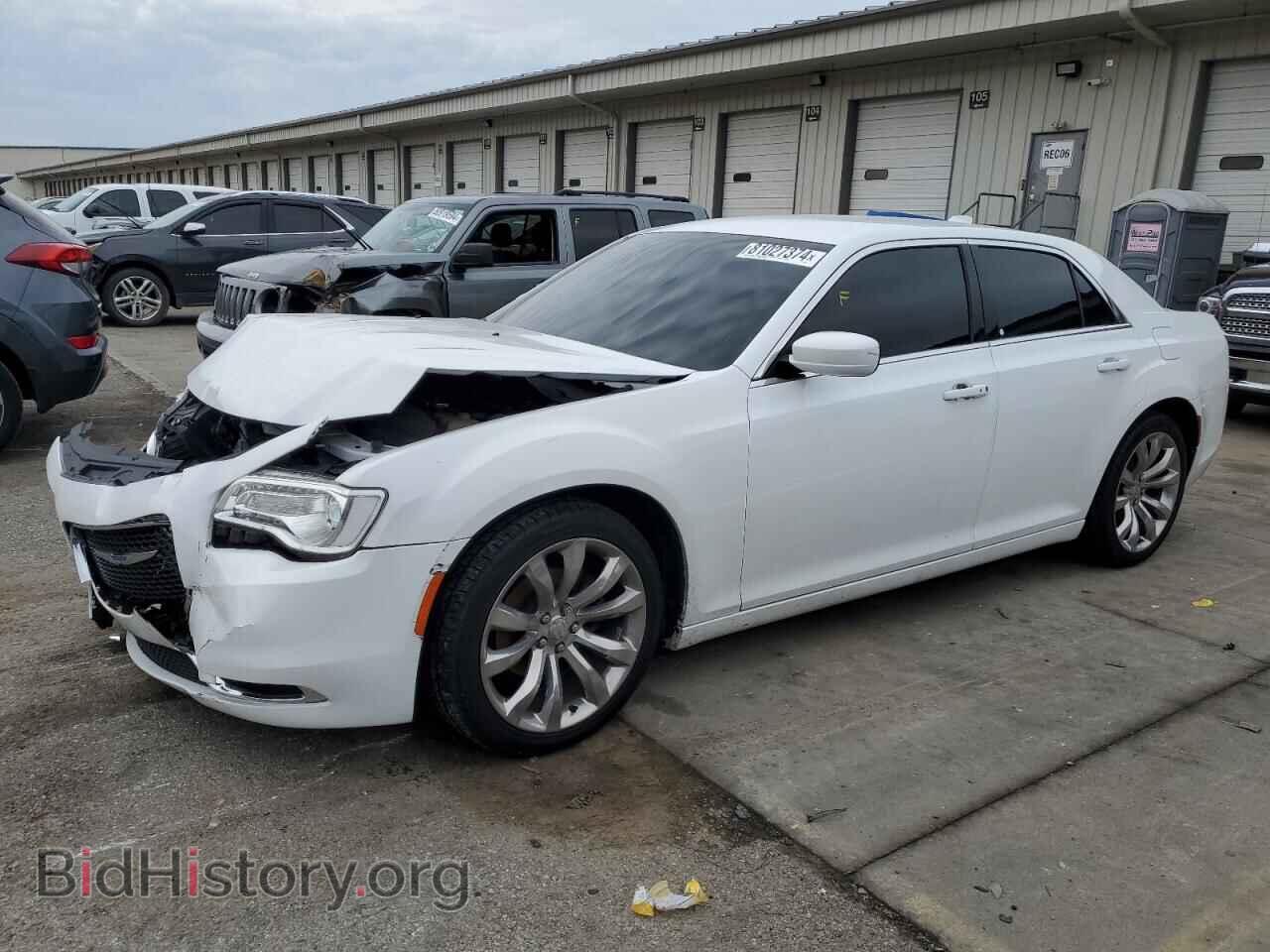 Фотография 2C3CCAAG2KH542502 - CHRYSLER 300 2019