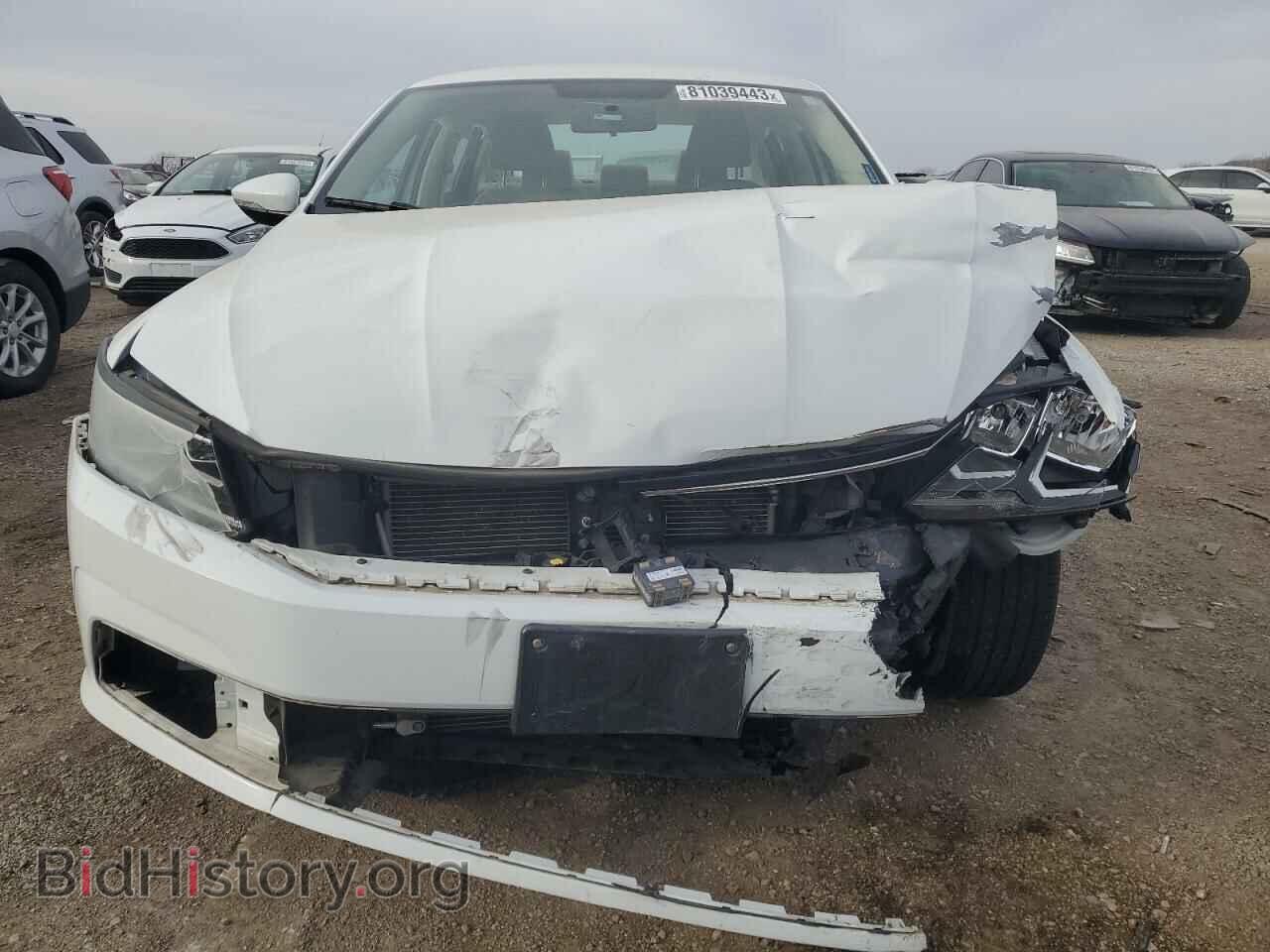2017 VOLKSWAGEN PASSAT - VIN: 1VWAT7A3XHC034127 - Фото 5