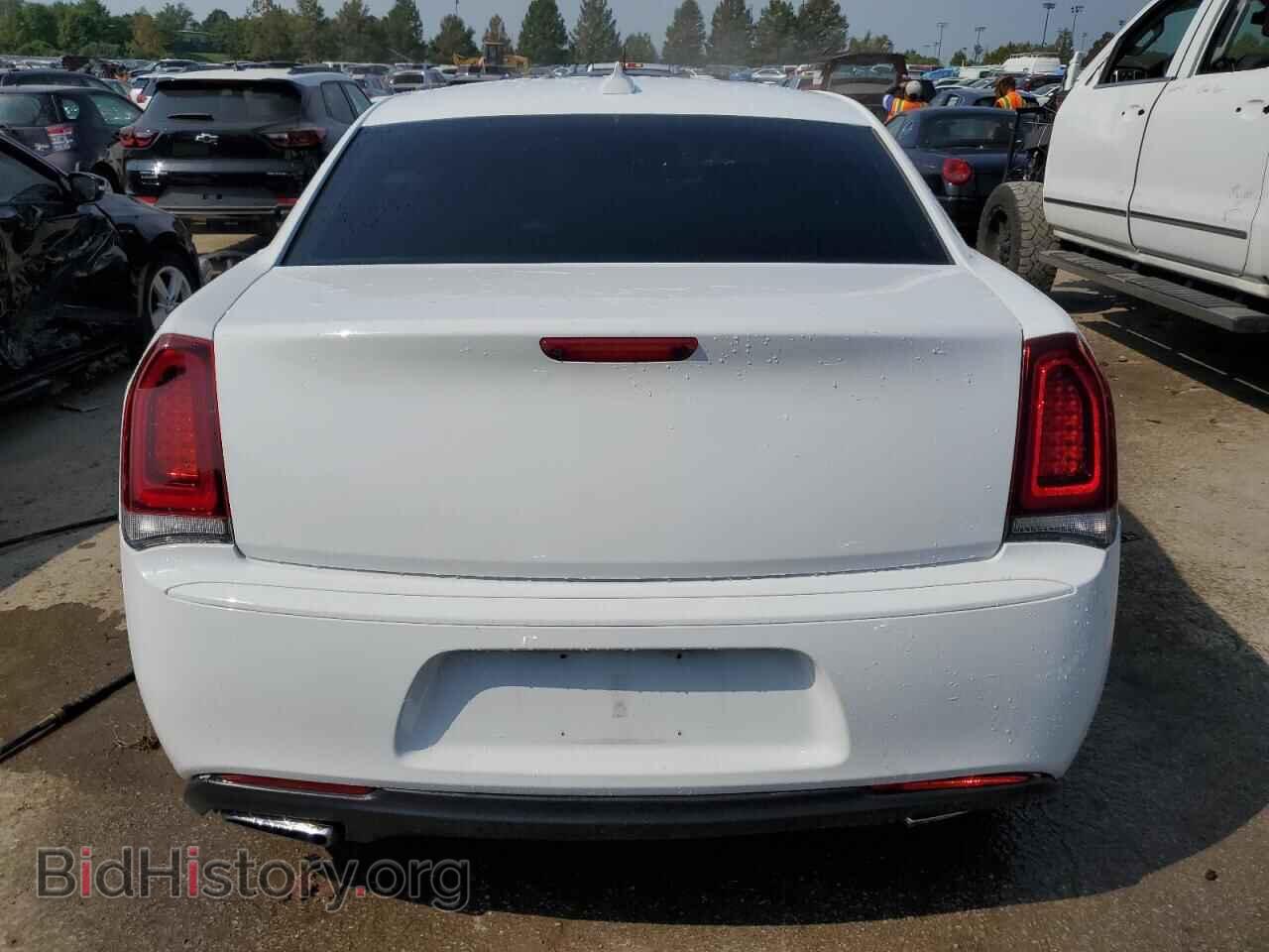 2015 CHRYSLER 300 - VIN: 2C3CCABG6FH832990 - Фото 6