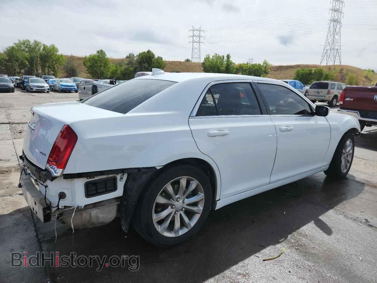 2016 CHRYSLER 300 - VIN: 2C3CCARG8GH217008 - Фото 3