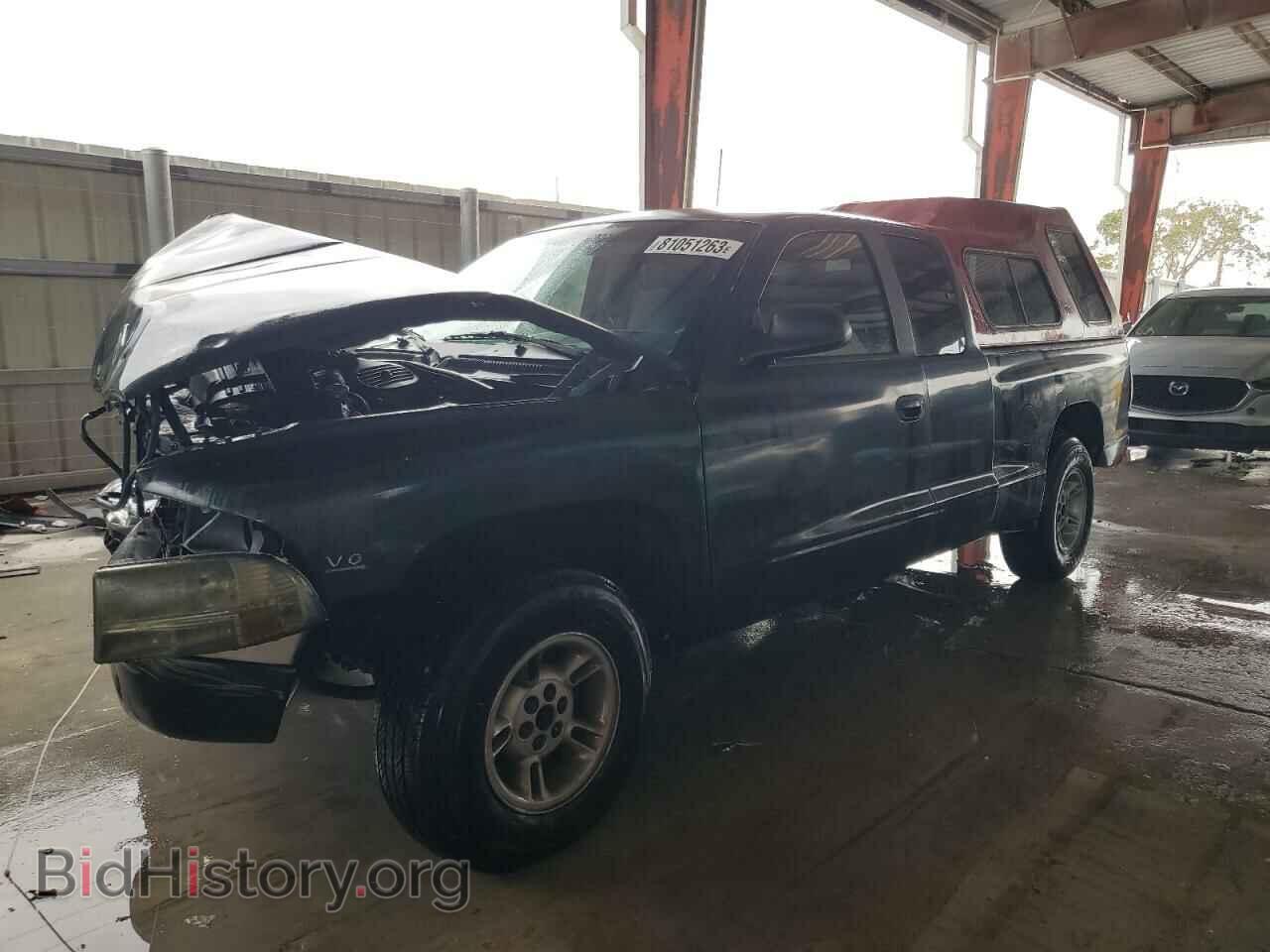 Photo 1B7GL22X8YS529112 - DODGE All Models 2000