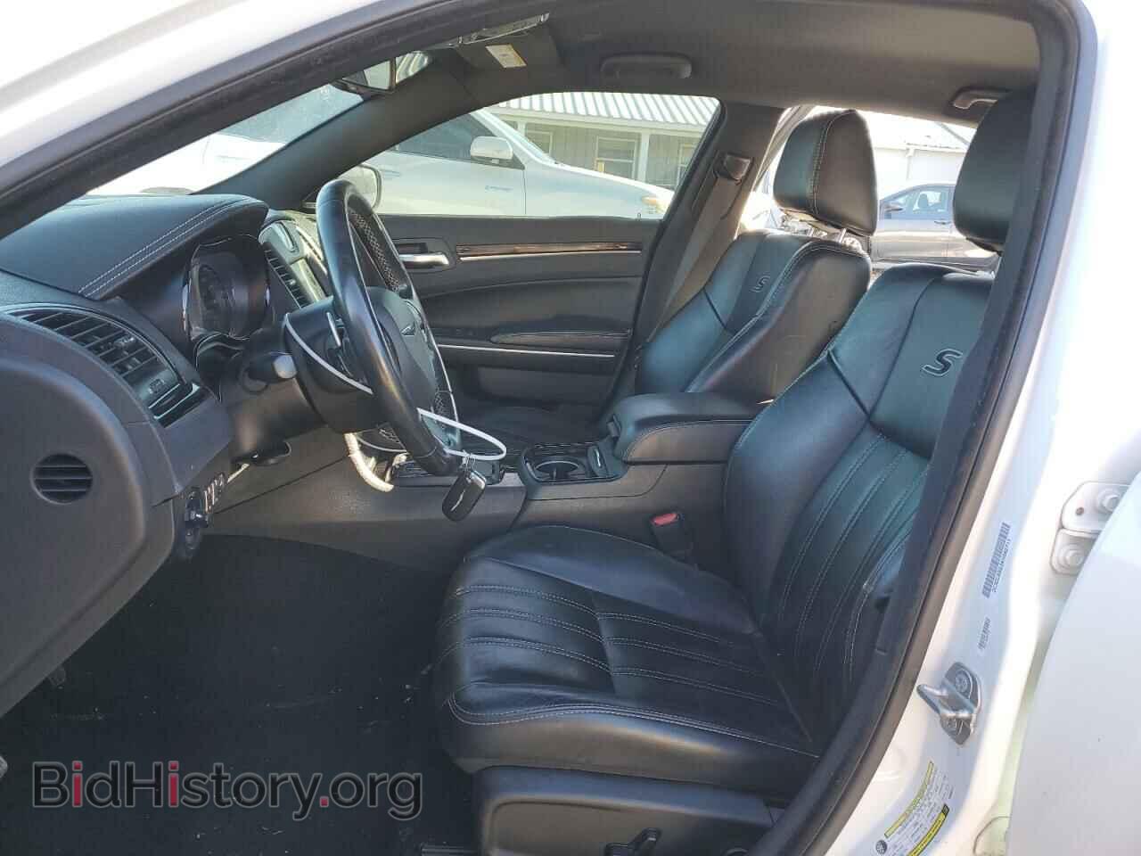 2019 CHRYSLER 300 - VIN: 2C3CCABG3KH562711 - Фото 7