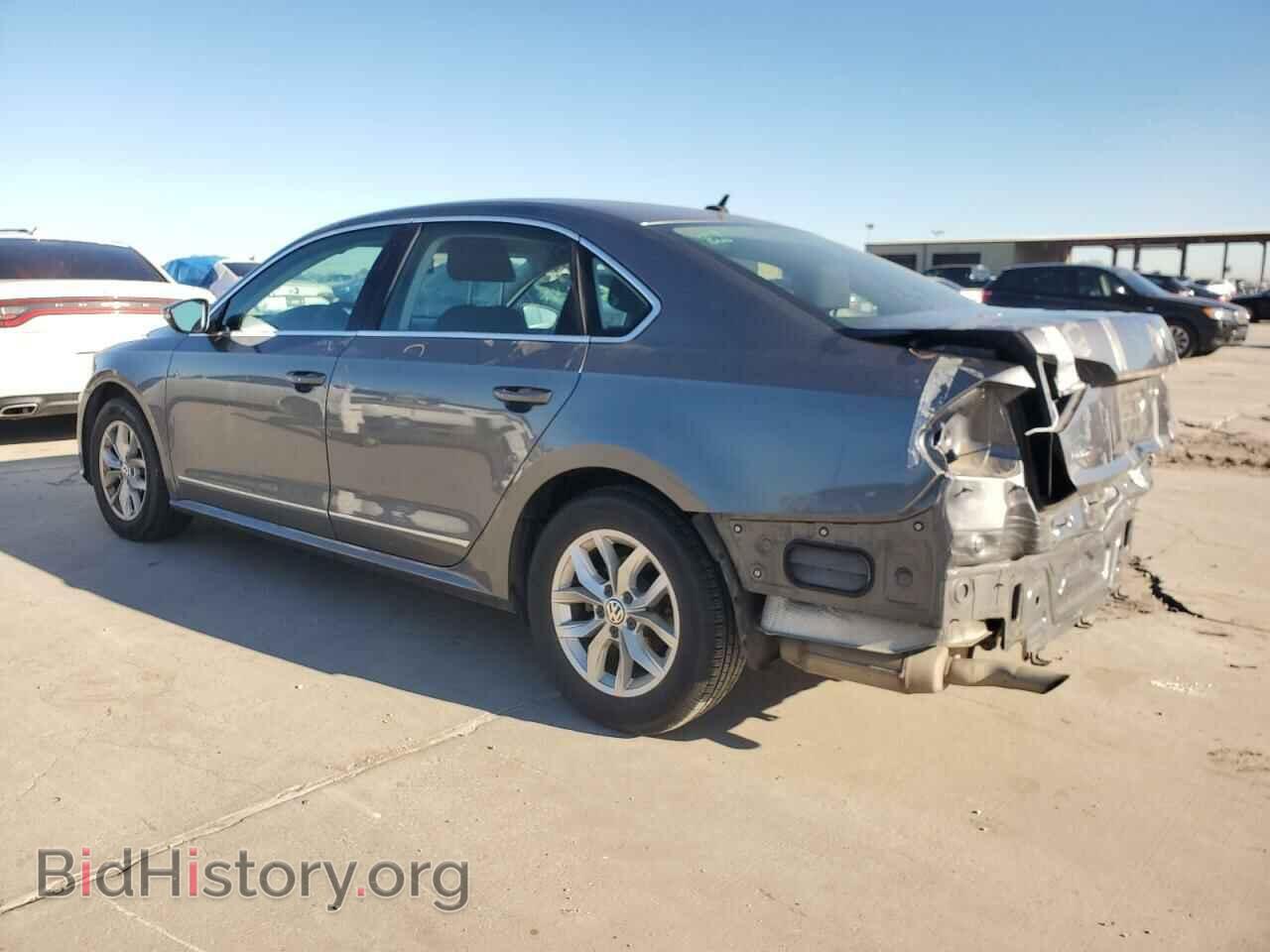 2017 VOLKSWAGEN PASSAT - VIN: 1VWAT7A34HC066104 - Фото 2