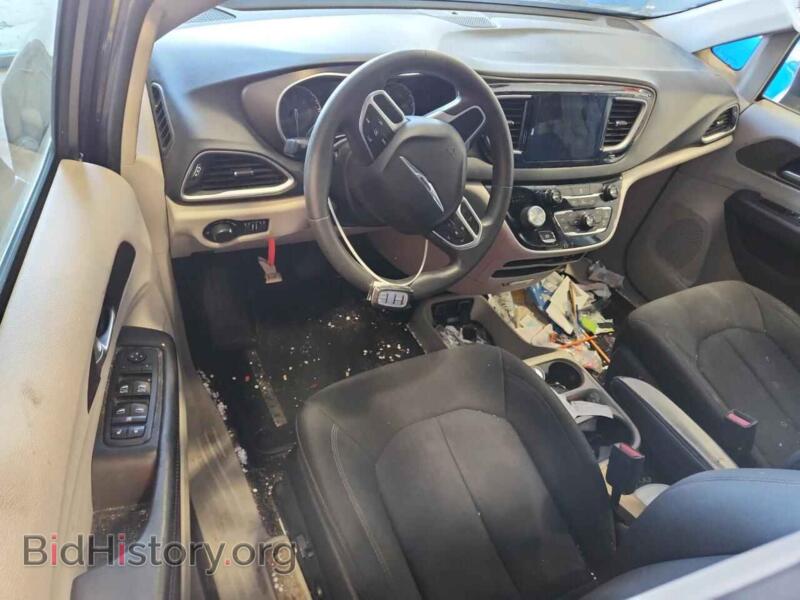 2017 Chrysler PACIFICA (VIN 2C4RC1DG8HR611486) — photo 8 of 15
