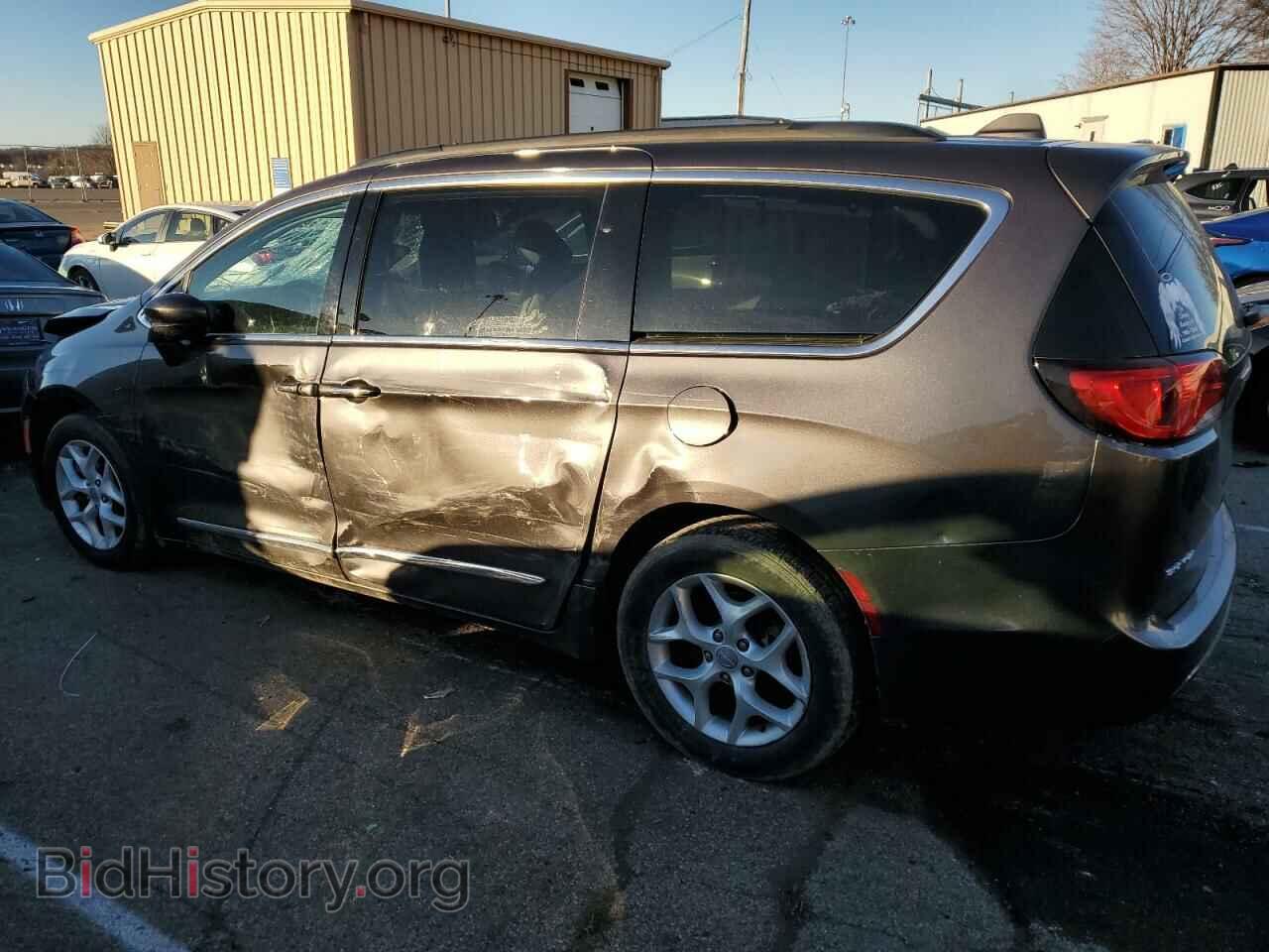 2017 CHRYSLER PACIFICA - VIN: 2C4RC1BG8HR752920 - Фото 2
