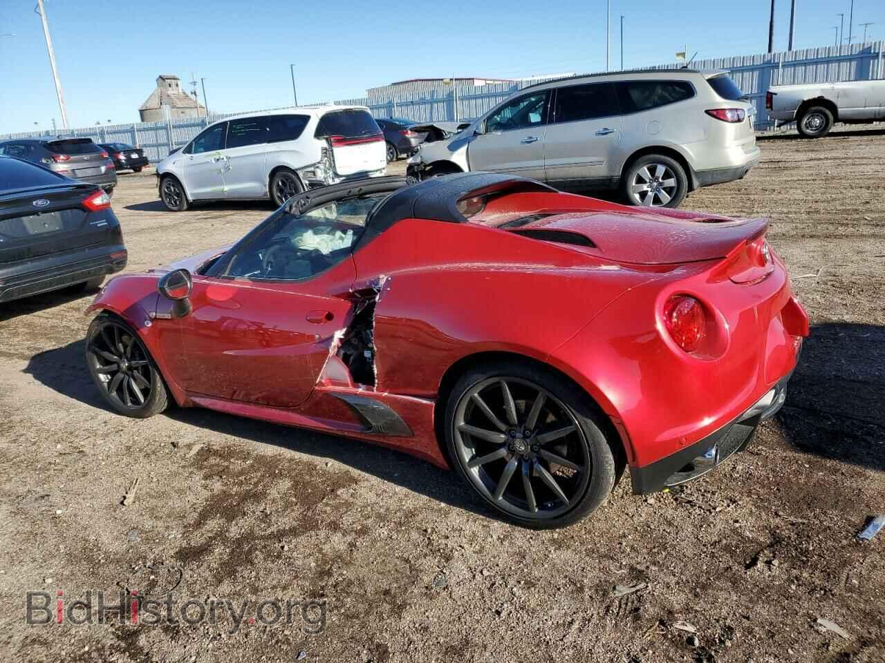 2016 ALFA ROMEO 4C - VIN: ZARBAAB48GM175861 - Фото 2