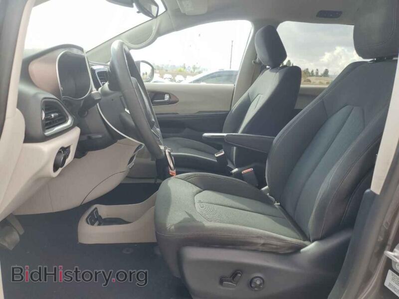 2017 Chrysler PACIFICA (VIN 2C4RC1DG1HR502626) — photo 7 of 13