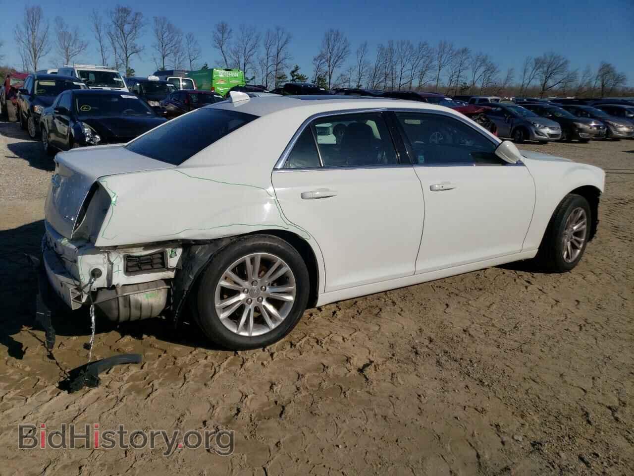 2018 CHRYSLER 300 - VIN: 2C3CCAAGXJH164895 - Фото 3