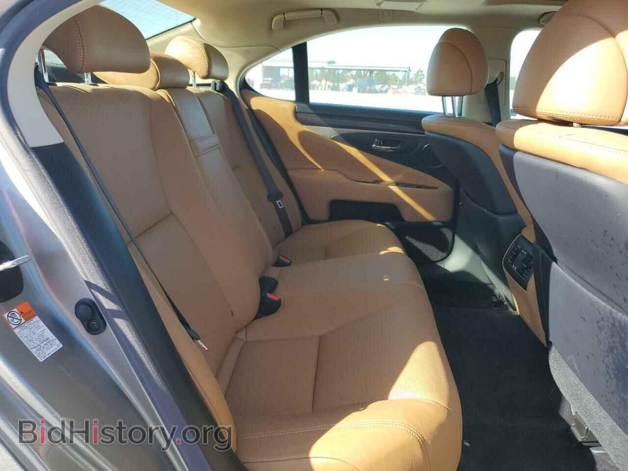 2016 LEXUS LS460 - VIN: JTHBL5EF2G5140511 - Photo 10