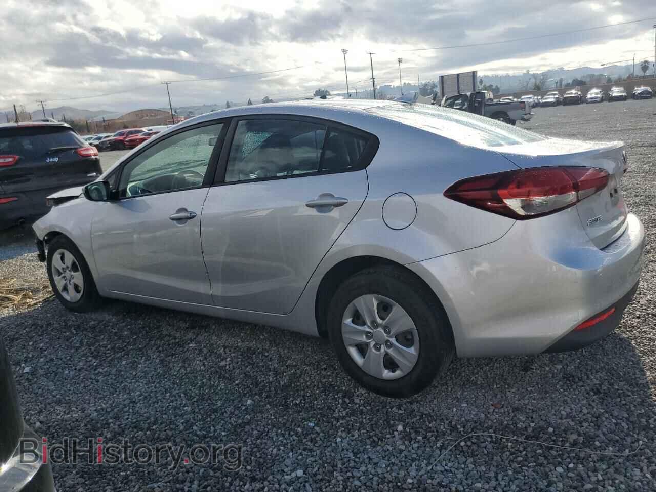 2017 KIA FORTE - VIN: 3KPFK4A79HE133592 - Фото 2