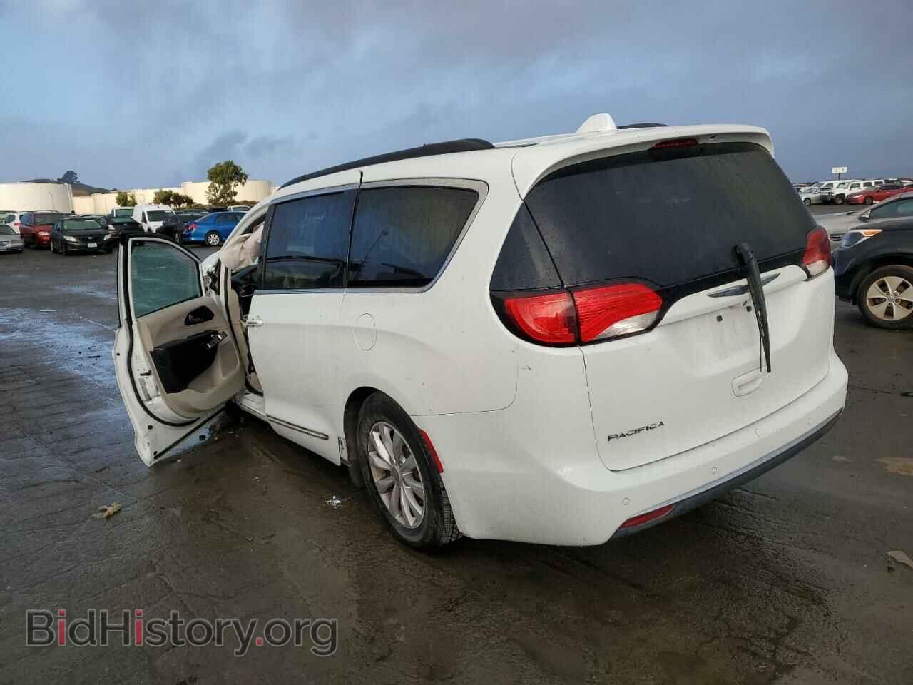 2017 CHRYSLER PACIFICA - VIN: 2C4RC1BG0HR532641 - Photo 2